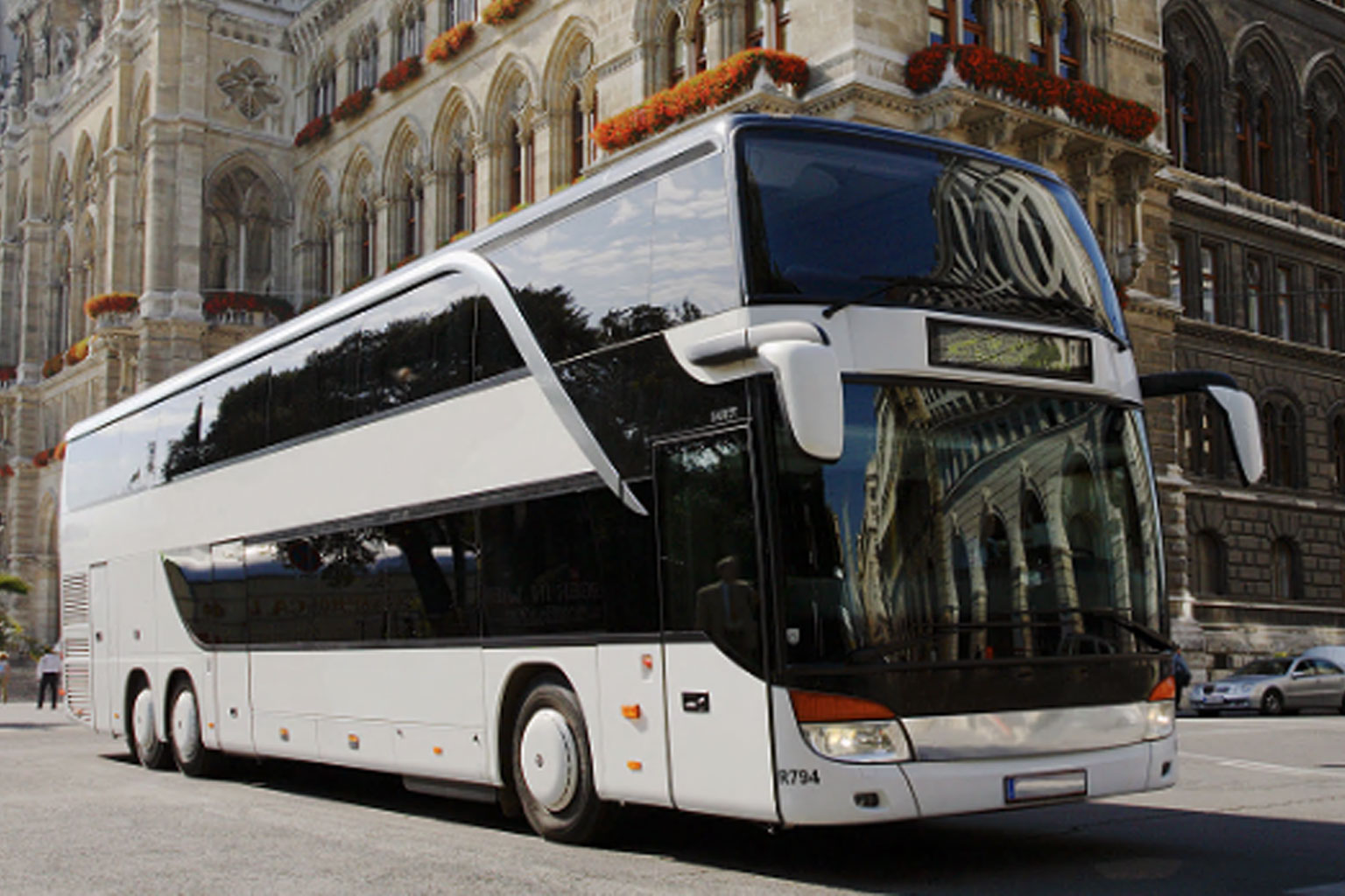 Doppeldecker-Bus-XL-bis-90-Personen-